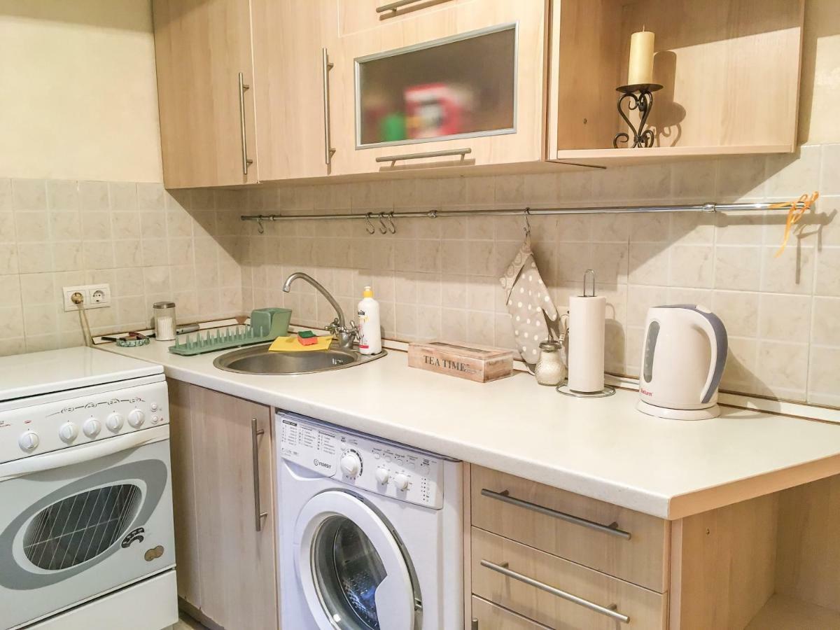 Sunflower Apartment Near Kiev Airport & Railway Station & Center City! Exterior foto